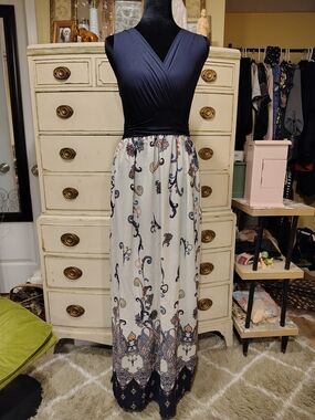 Gilli Vintage 80s Navy and Cream Paisley Wrap Maxi Dress Made In USA